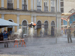 SkyDrones realiza desinfecção com drone no centro de Porto Alegre